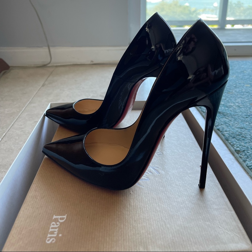 The shoe are so classy and elegant but I have wide feet and cannot walk properly